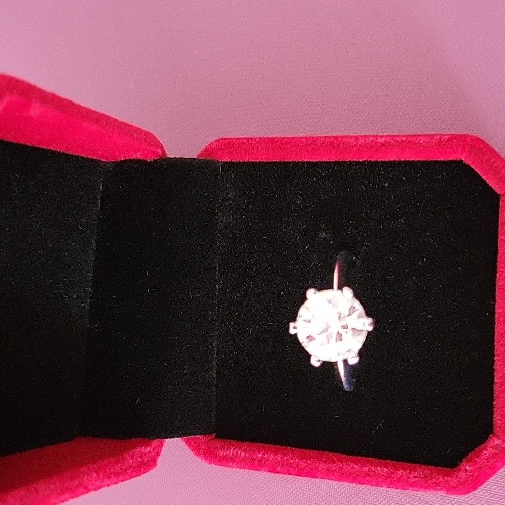 4ct authentic moissanite ring with 925 silver Size 6.5 - Picture 3 of 10